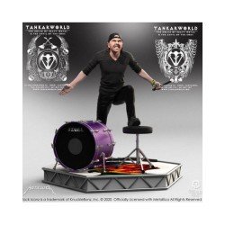 Escultura de Lars Ulrich, baterista de la banda Metallica