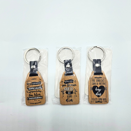 Llaveros de madera