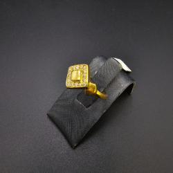 Sortija con Circonita - Elegancia y Brillo