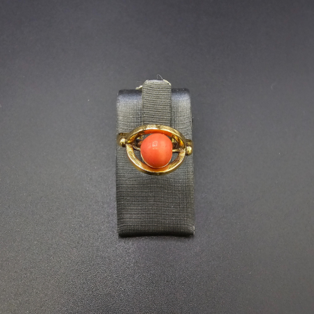 Sortija con Coral Rojo - Elegancia Natural
