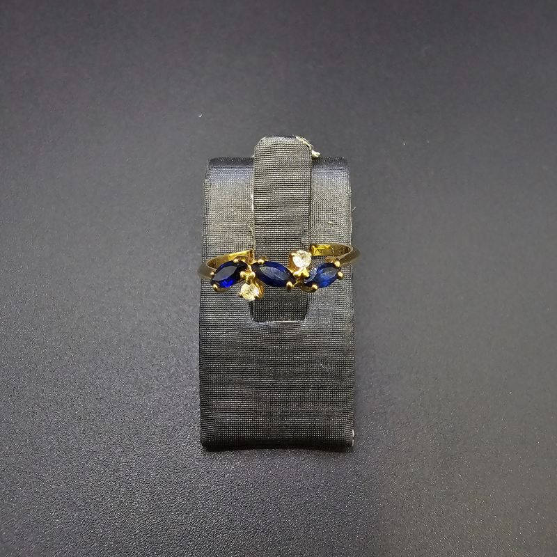 Sortija fina con piedras azules