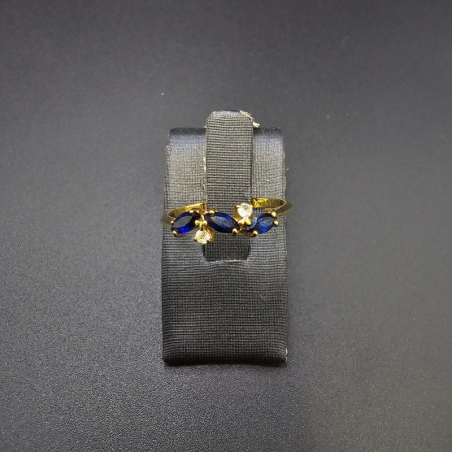 Sortija fina con piedras azules